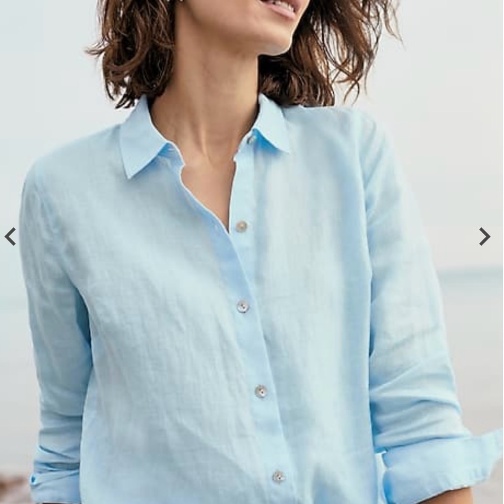 J. Jill Light Blue Linen Relaxed Button Down Shirt with Notched Collar.